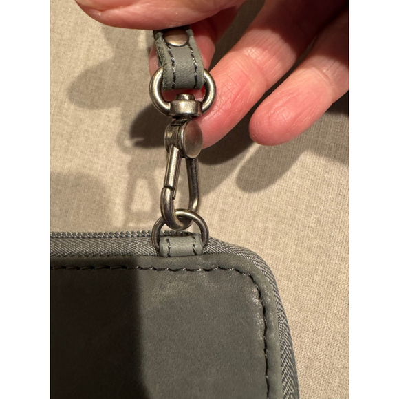 Women's The Sak Gray green Leather Crossbody Wallet One Size - Picture 10 of 15